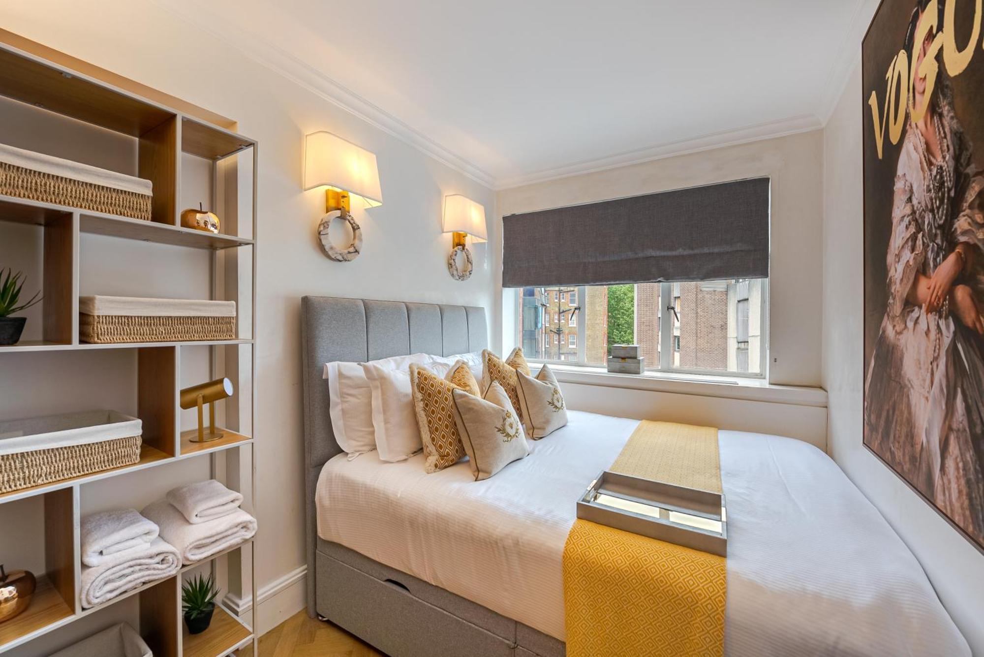Modern Knightsbridge Apartment With Balcony Overlooking Harrods Prime Location Londen Buitenkant foto