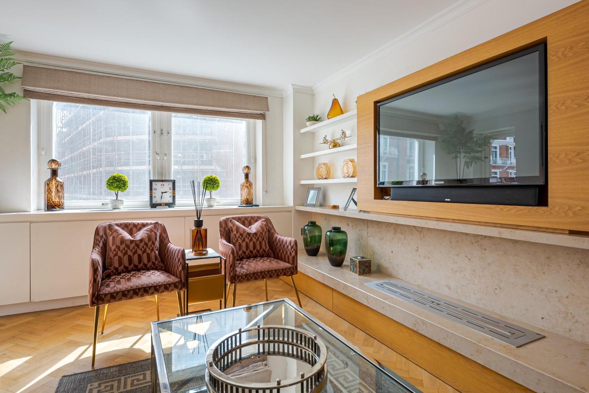 Modern Knightsbridge Apartment With Balcony Overlooking Harrods Prime Location Londen Buitenkant foto