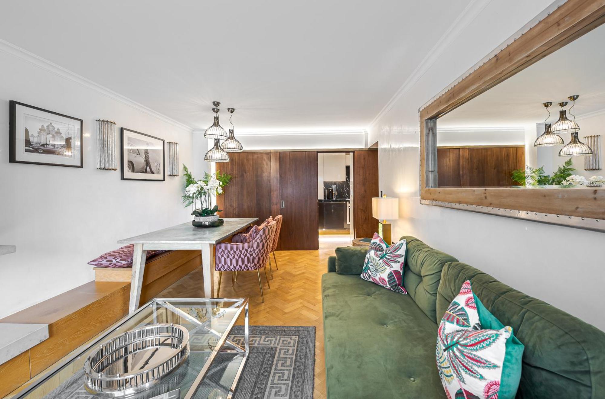 Modern Knightsbridge Apartment With Balcony Overlooking Harrods Prime Location Londen Buitenkant foto