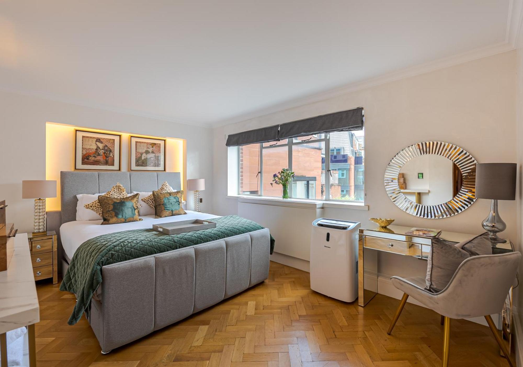 Modern Knightsbridge Apartment With Balcony Overlooking Harrods Prime Location Londen Buitenkant foto