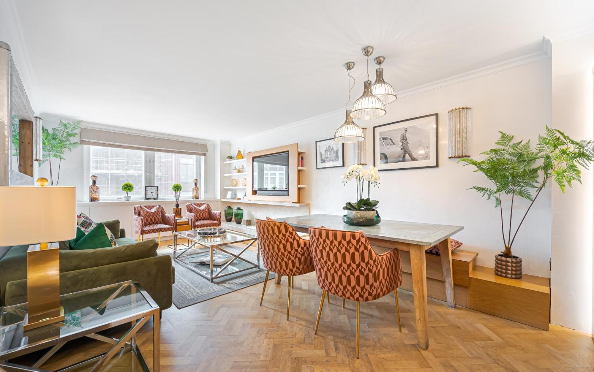 Modern Knightsbridge Apartment With Balcony Overlooking Harrods Prime Location Londen Buitenkant foto