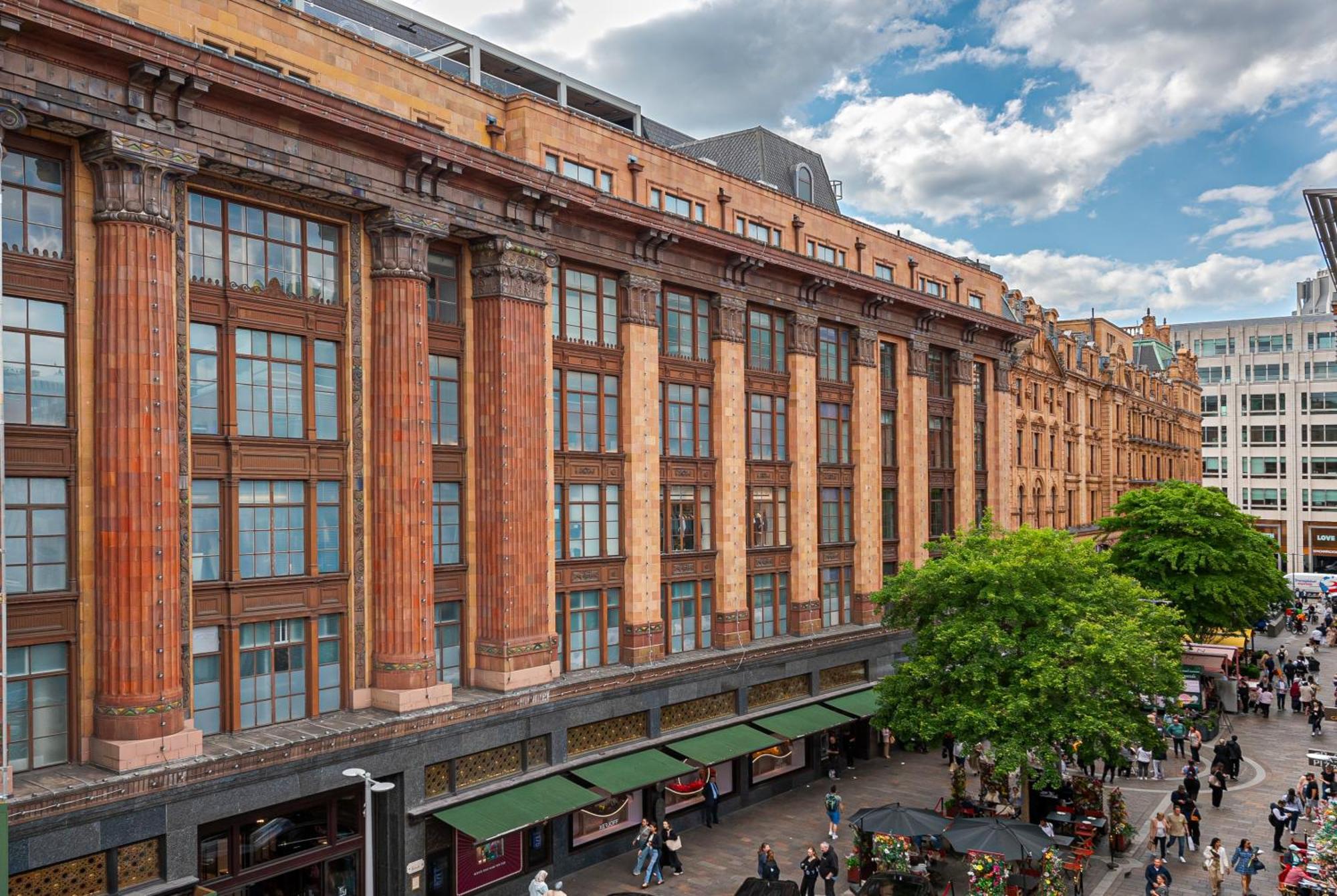 Modern Knightsbridge Apartment With Balcony Overlooking Harrods Prime Location Londen Buitenkant foto