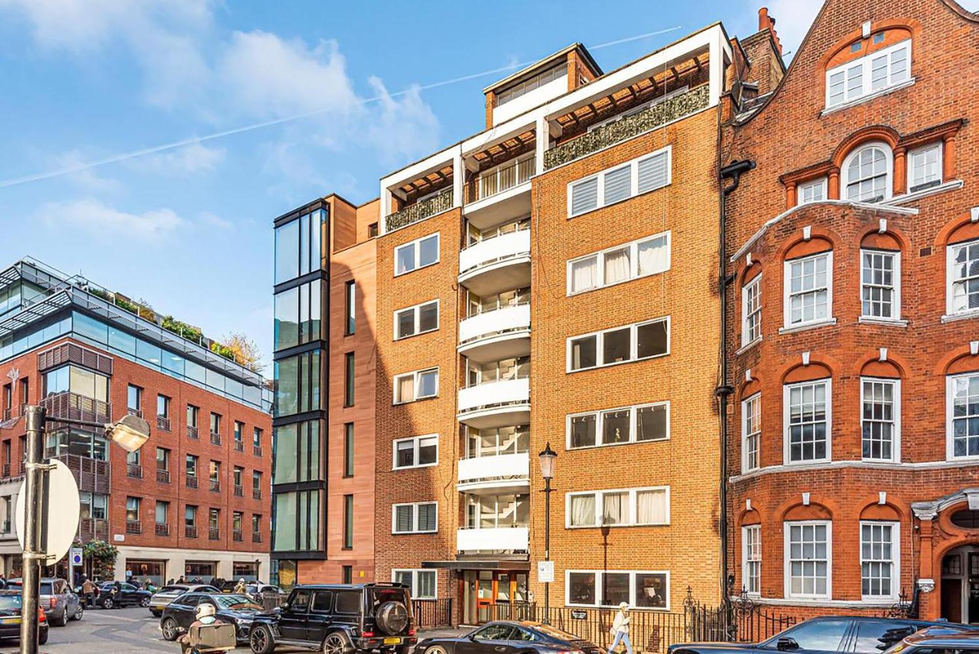 Modern Knightsbridge Apartment With Balcony Overlooking Harrods Prime Location Londen Buitenkant foto